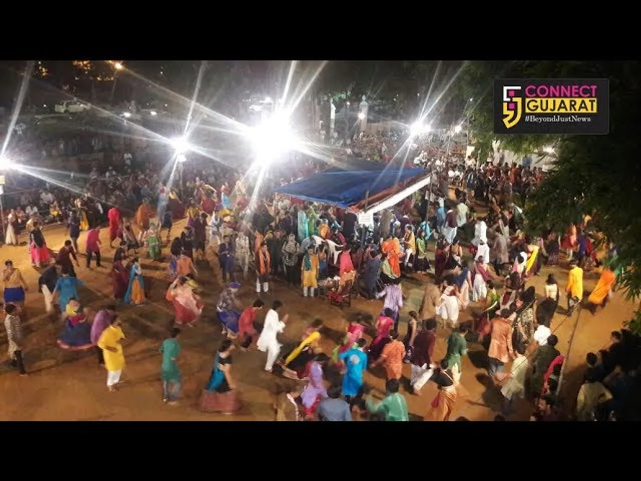 વડોદરામાં ફાઈન આર્ટસનાં વિદ્યાર્થીઓ દ્વારા યોજાતા ગરબાની છે એક અલગઓળખ