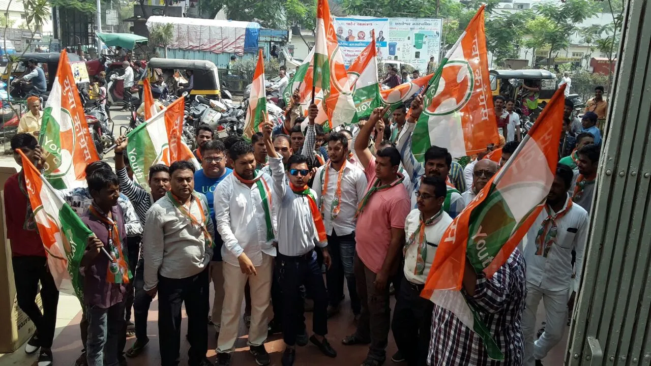 અંકલેશ્વર નગર પાલિકાનાં શાસકપક્ષની ભેદભાવ ભરી નીતિ સામે આવેદન પત્ર પાઠવતું યુથ કોંગ્રેસ