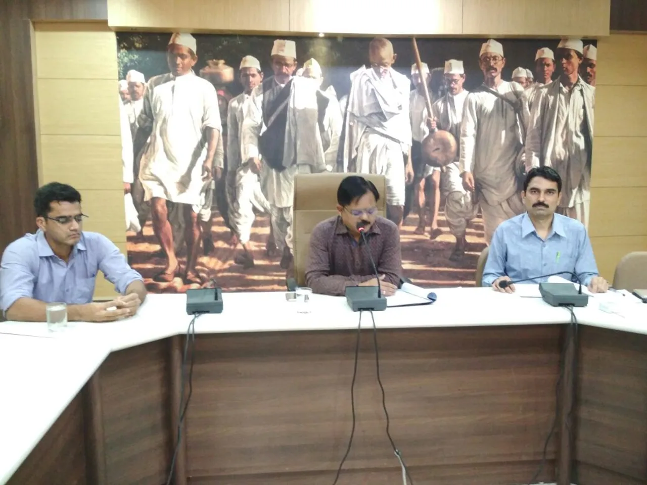 ભરૂચમાં ચૂંટણીલક્ષી માહિતી અર્થે હેલ્પલાઇન શરુ કરાઈ