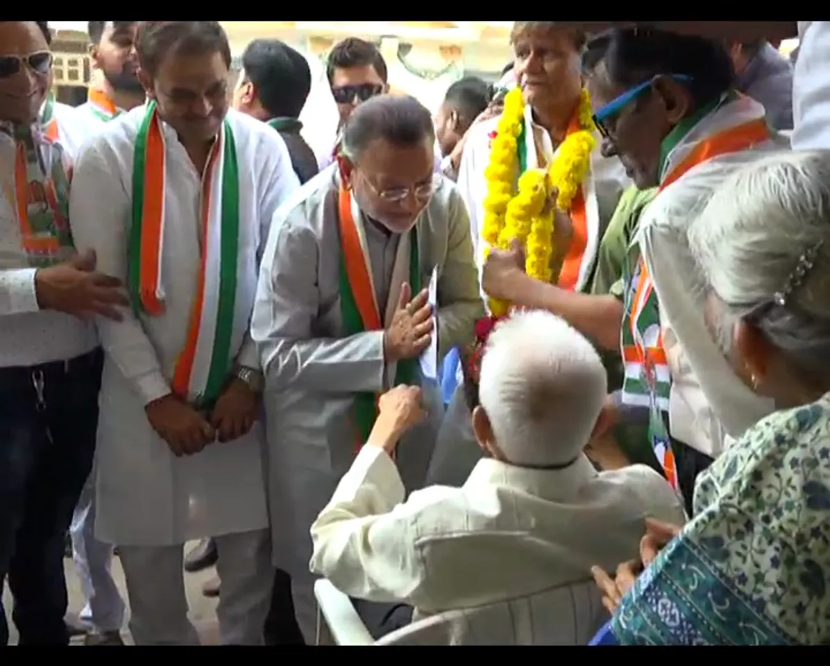 વડોદરામાં કોંગ્રેસે ડોર ટુ ડોર પ્રચારની કરી શરૂઆત