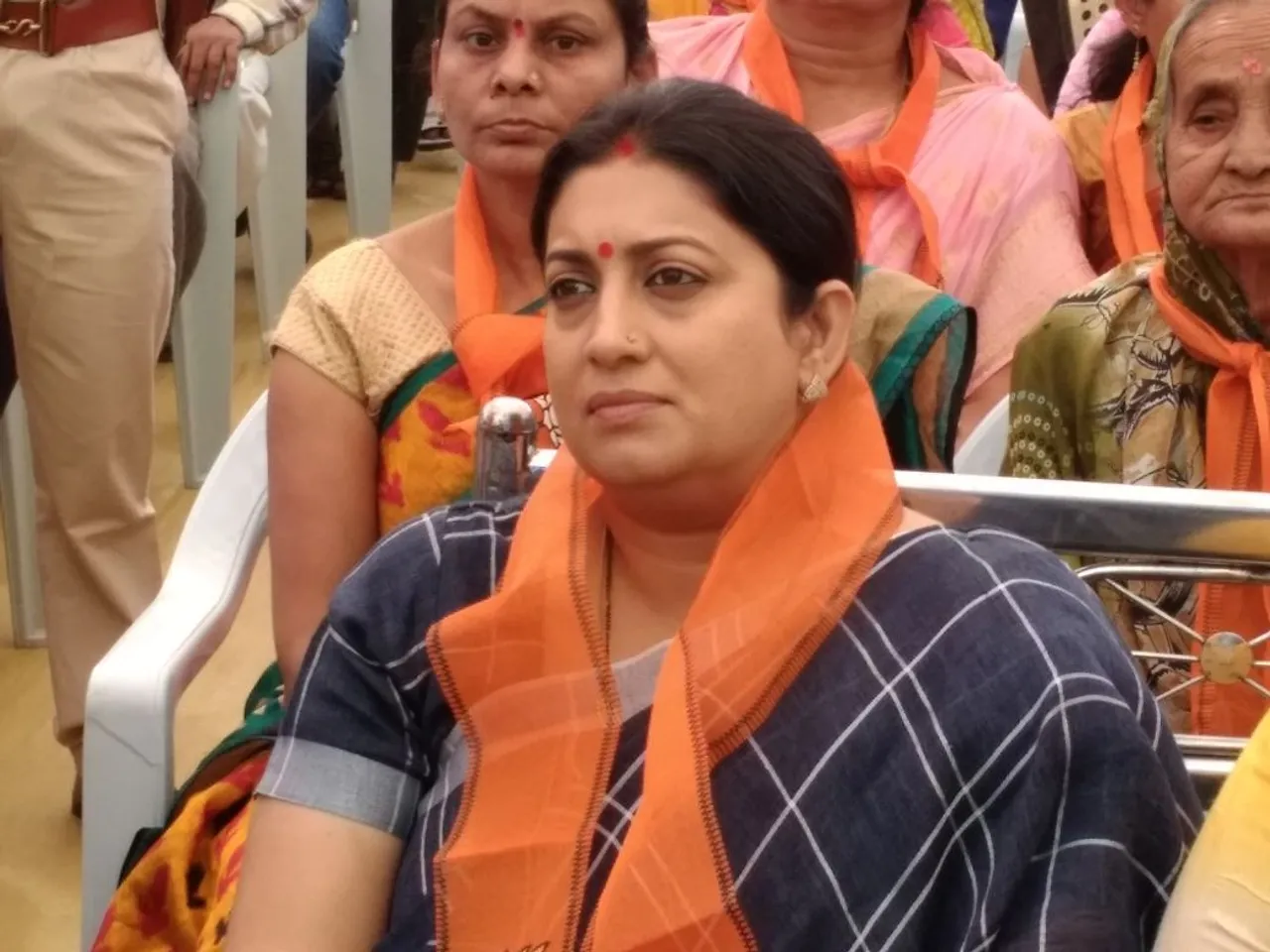 શુ ચા અપાવશે ભાજપ ને ગુજરાતમાં સત્તા ? કેન્દ્રિયમંત્રી સ્મૃતિ ઈરાની જૂનાગઢમાં