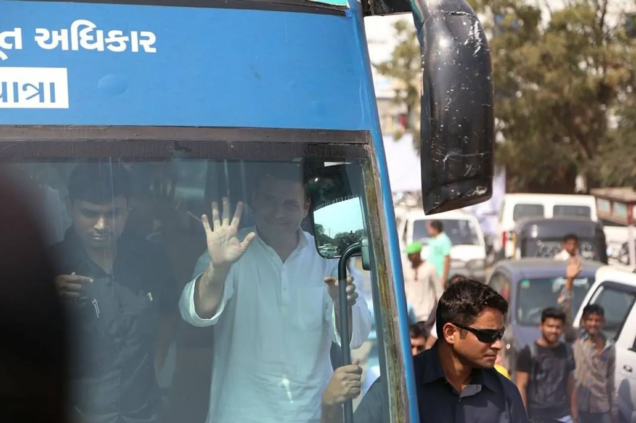 આમોદમાં રાહુલ ગાંધીને જોવા માટે ભીડ ઉમટી