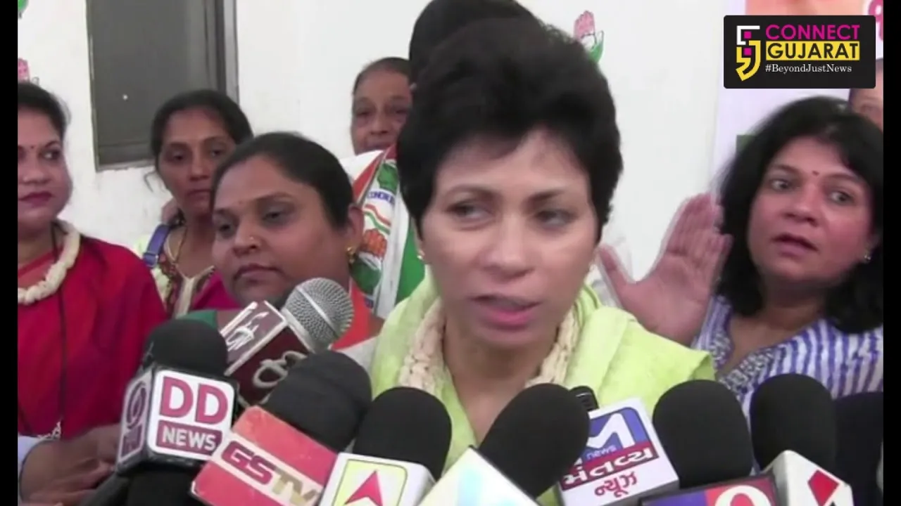 નવસારીમાં કોંગ્રેસનાં પૂર્વ કેન્દ્રીય મંત્રી કુમારી શેલજાનો ડોર ટુ ડોર પ્રચાર