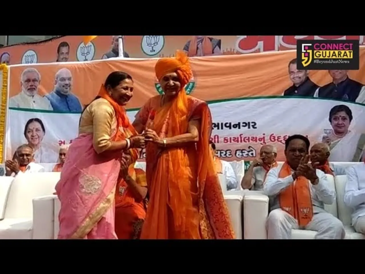 ભાવનગરમાં પૂર્વ સીએમ આનંદીબેન પટેલ ચૂંટણી પ્રચારમાં જોડાયા