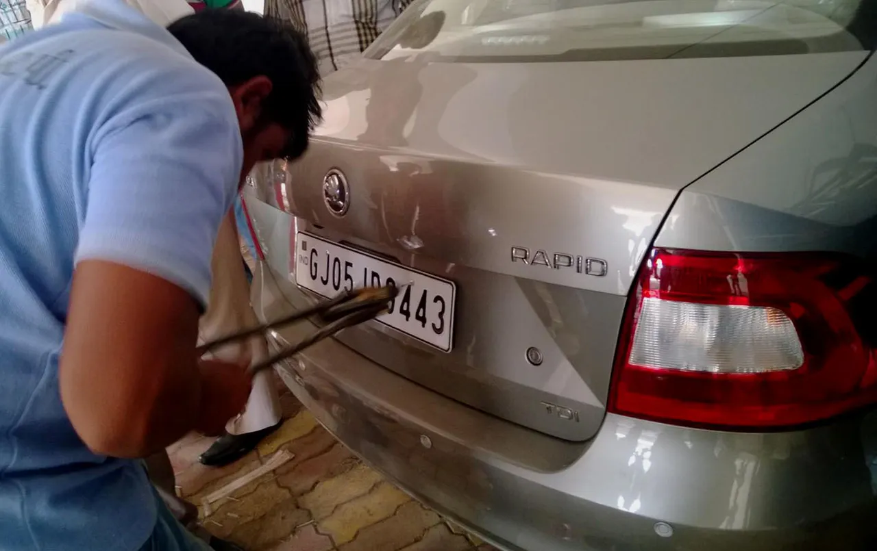 ગુજરાતનાં  વાહનોમાં 15 જાન્યુઆરી થી HSRP નંબર પ્લેટ ફરજિયાત