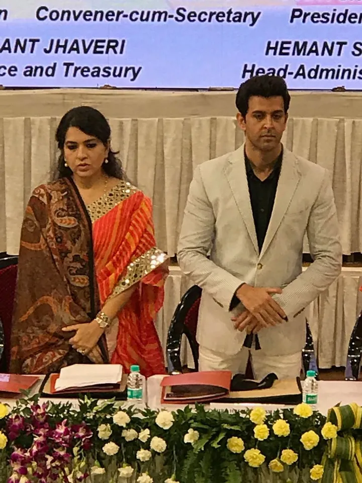 વી ડોન્ટ વોન્ટ ચાયના, વી વોન્ટ એન.સી.સાયના, ગુજરાતમેં મોદી કી આંધી આયેગી