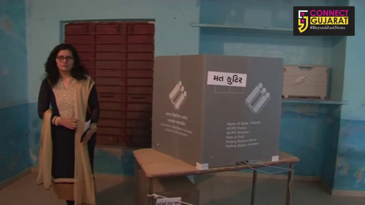 ભરૂચ જિલ્લા કલેકટર સંદીપ સાંગલેએ પત્ની સાથે કર્યુ મતદાન