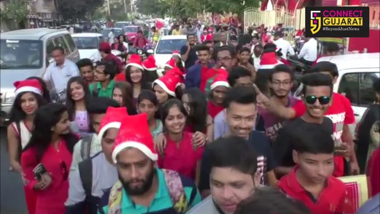 વડોદરામાં નાતાલ પર્વ નિમિત્તે યોજાયેલ સાન્ટા પરેડ આકર્ષણનું કેન્દ્ર બની