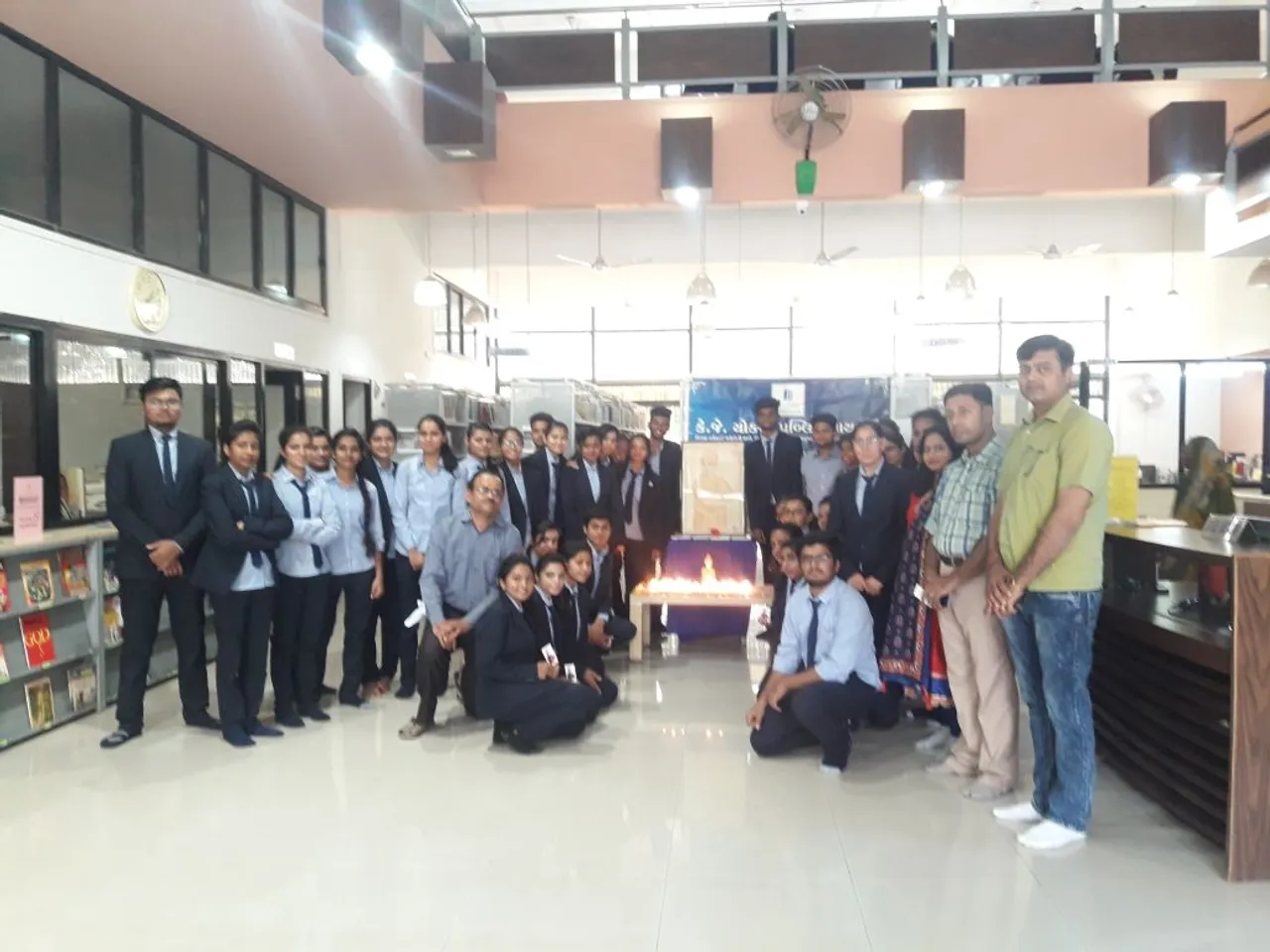 ભરૂચ કે જે ચોક્સી પબ્લિક લાયબ્રેરીમાં યુવા દિવસની વાંચન ક્રાંતિ થકી અનોખી ઉજવણી