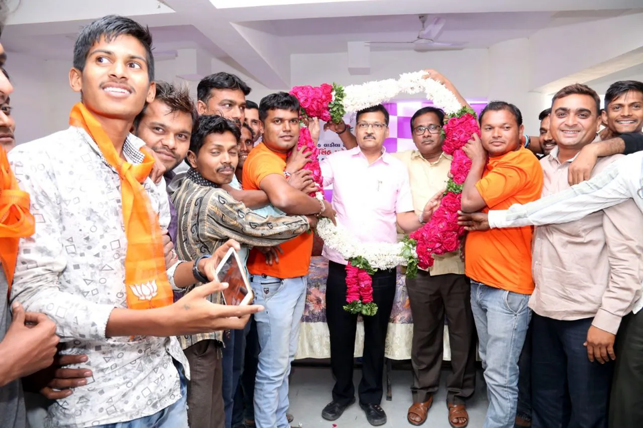 હાંસોટ કતપોર ગામ ખાતે નવ નિયુક્ત મંત્રી ઈશ્વરસિંહ પટેલનો સન્માન સમારોહ યોજાયો