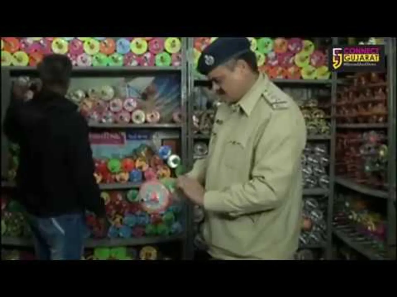 રાજકોટમાં પોલીસનું  ઉતરાયણને લઈને સઘન ચેકીંગ, ચાઈનીસ તુકલ્લ અને દોરી જપ્ત કર્યા