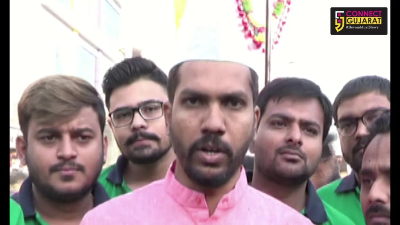 રાજપીપળા શહેરની મધ્યમાં સફેદ ટાવર ખાતે પ્રથમ વખત રાષ્ટ્રીય પર્વની ઉજવણી કરાઈ