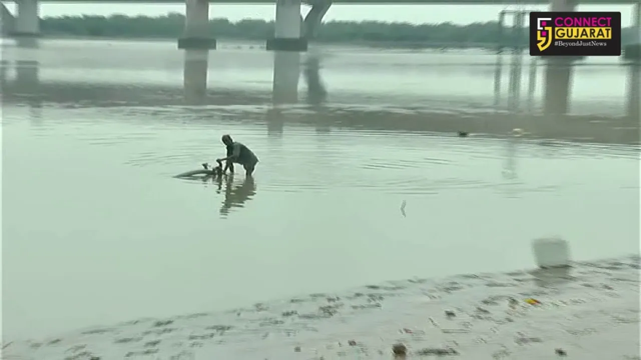 ભરૂચ નર્મદા નદીનાં પાણી સુકાતા મકરસંક્રાંતિમાં સ્નાન માટે શ્રધ્ધાળુઓમાં મુંજવણ