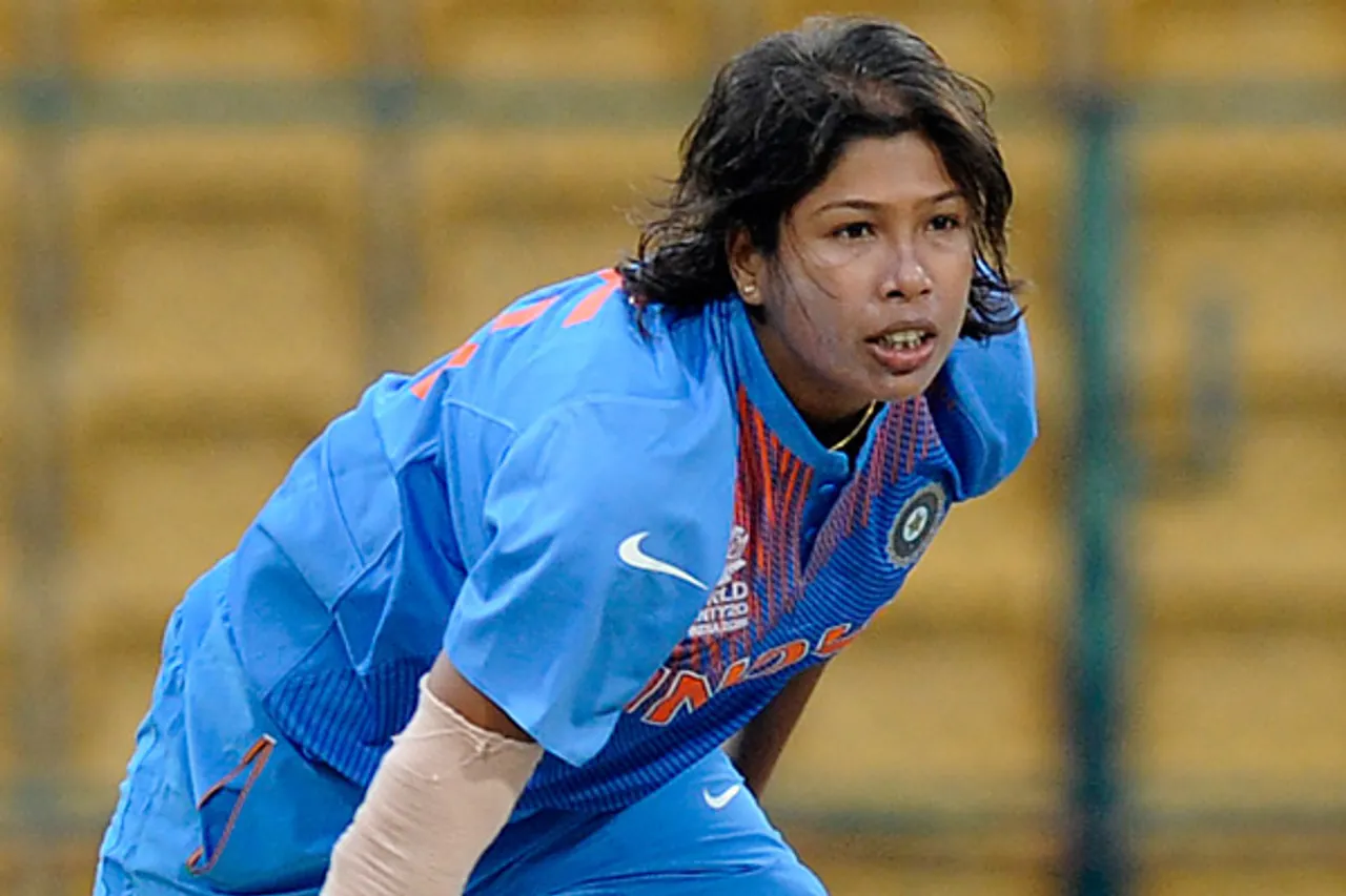 ભારતીય મહિલા ક્રિકેટર ઝુલન ગોસ્વામીએ 200 વિકેટ ઝડપી 