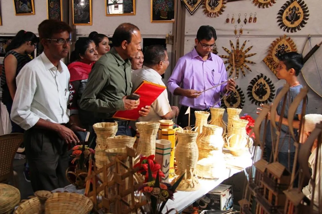 નવસારી ખાતે બે દિવસીય વારલી પેઇન્ટીંગ પ્રદર્શનનો પ્રારંભ