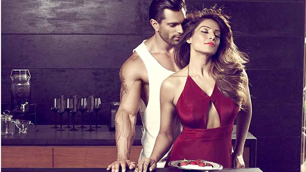 અાખરે બોલિવુડ અભિનેત્રી બિપાશા બાસુએ પોતાની પ્રેગનેન્સીને લઈ મૌન તોડયુ