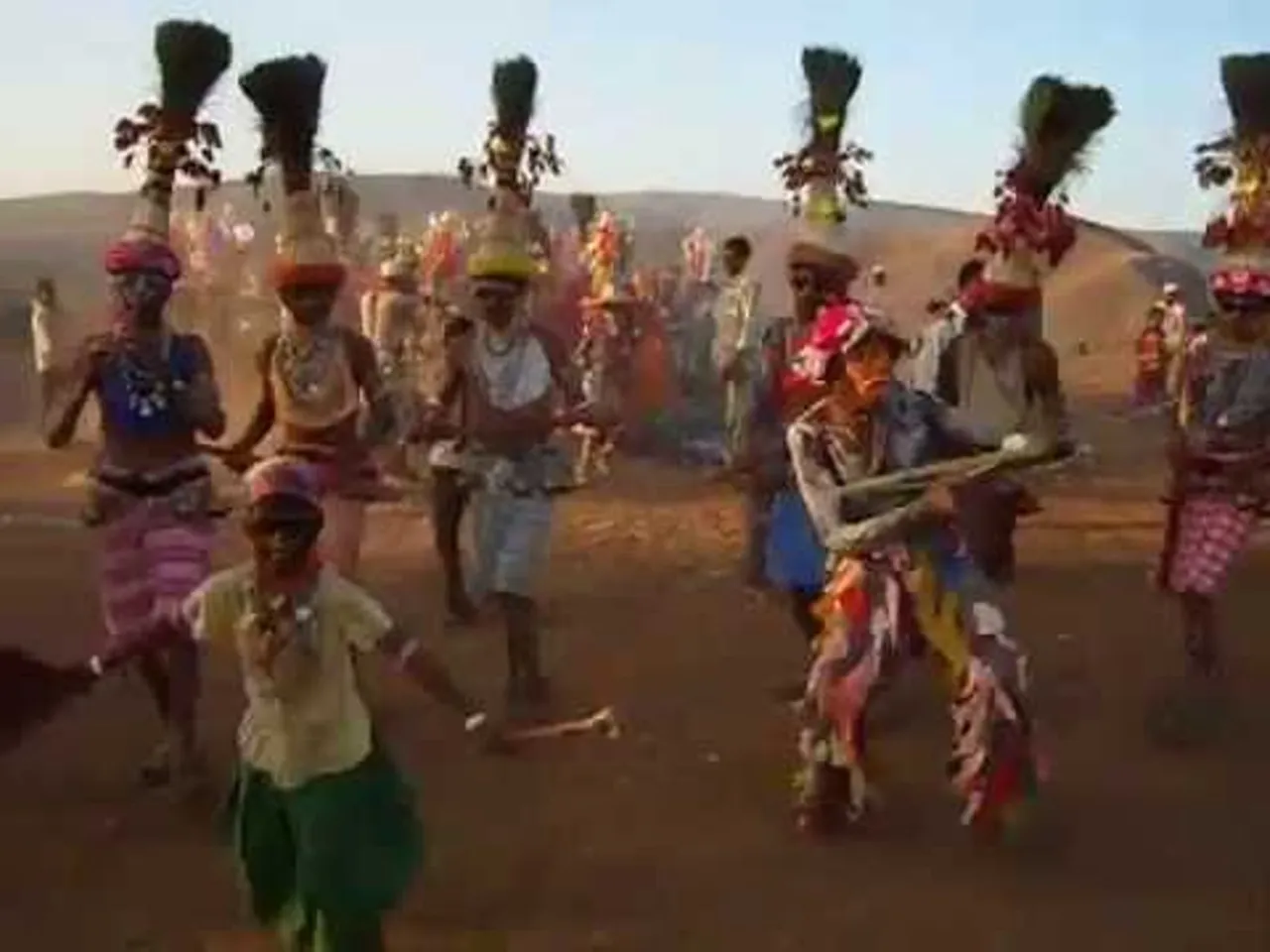 દિવાળી તો અઠ્ઠે કઠ્ઠે હોળી તો ઘર પે જ