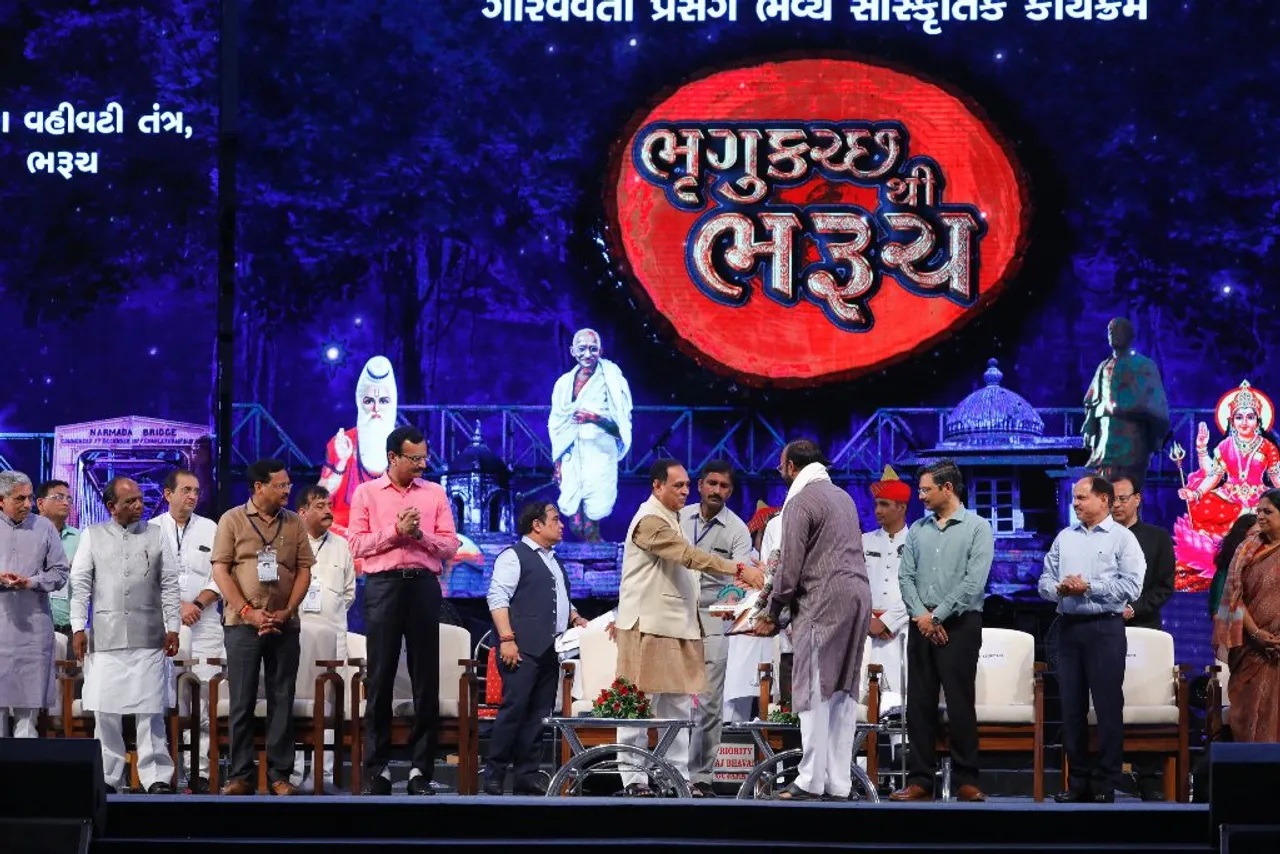 રાજયપાલ અને મુખ્યમંત્રીએ ભરૂચનાં ૧૨ વ્યકિતઓનું કર્યું સન્માન, જાણો તેનું કારણ