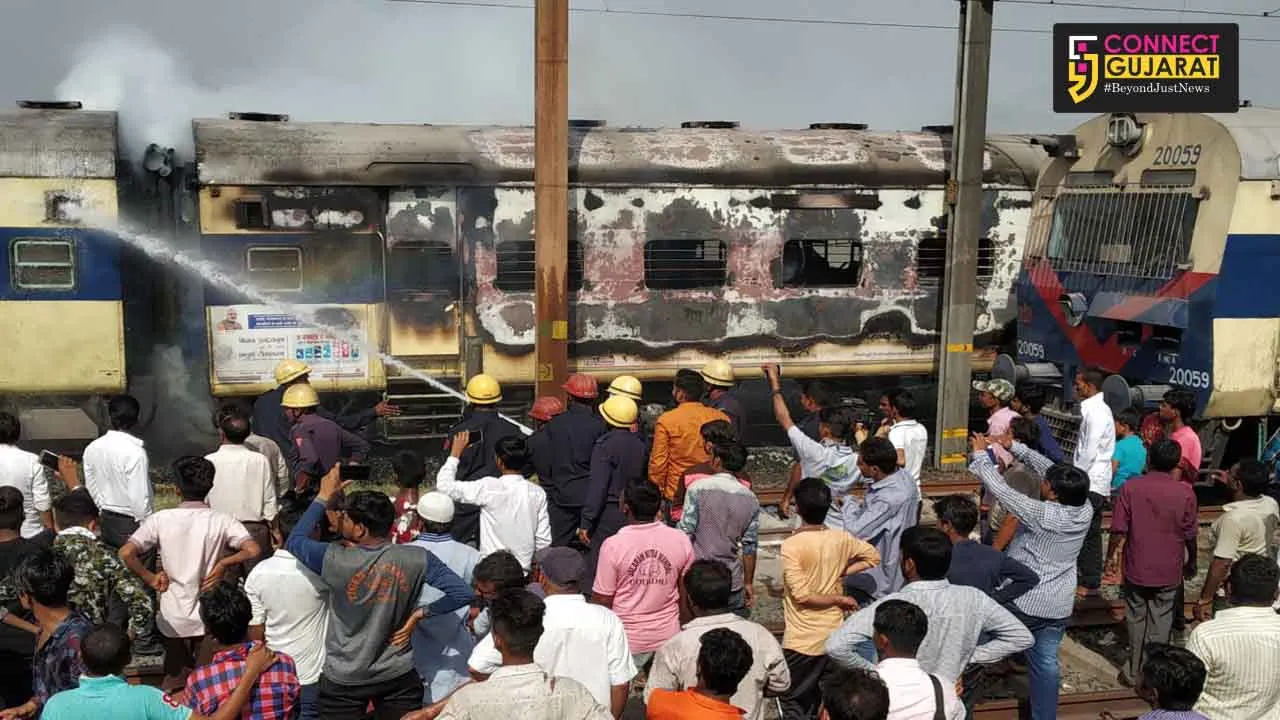 સુરતઃ ઉધના રેલવે યાર્ડમાં ઉભેલી મેમુ ગાડીમાં લાગી આગ, ફાયર વિભાગ ઘટના સ્થળે
