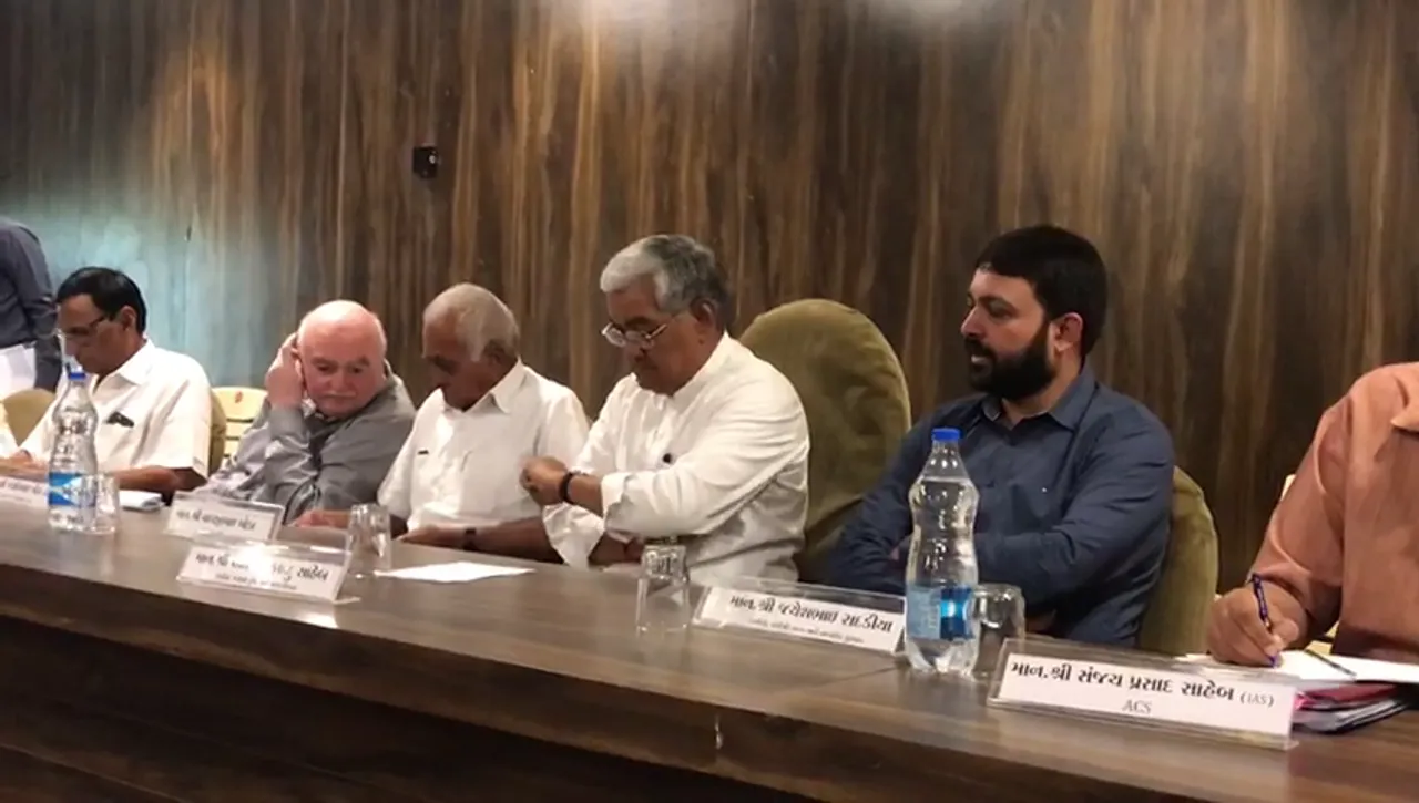 રાજકોટઃ નાફેડનાં અધિકારીઓ અને ઓઈલ મિલરો વચ્ચે મહત્વની બેઠક મળી