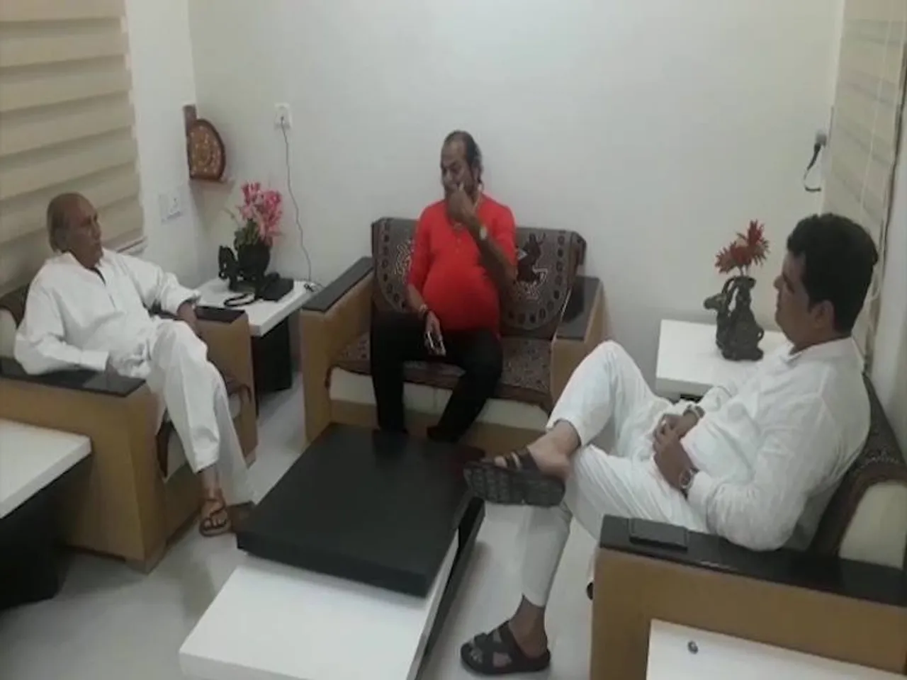 ભાજપના નારાજ MLAની બંધ બારણે બેઠક, મધુ શ્રીવાસ્તવે અધિકારીઓને આપી ચીમકી