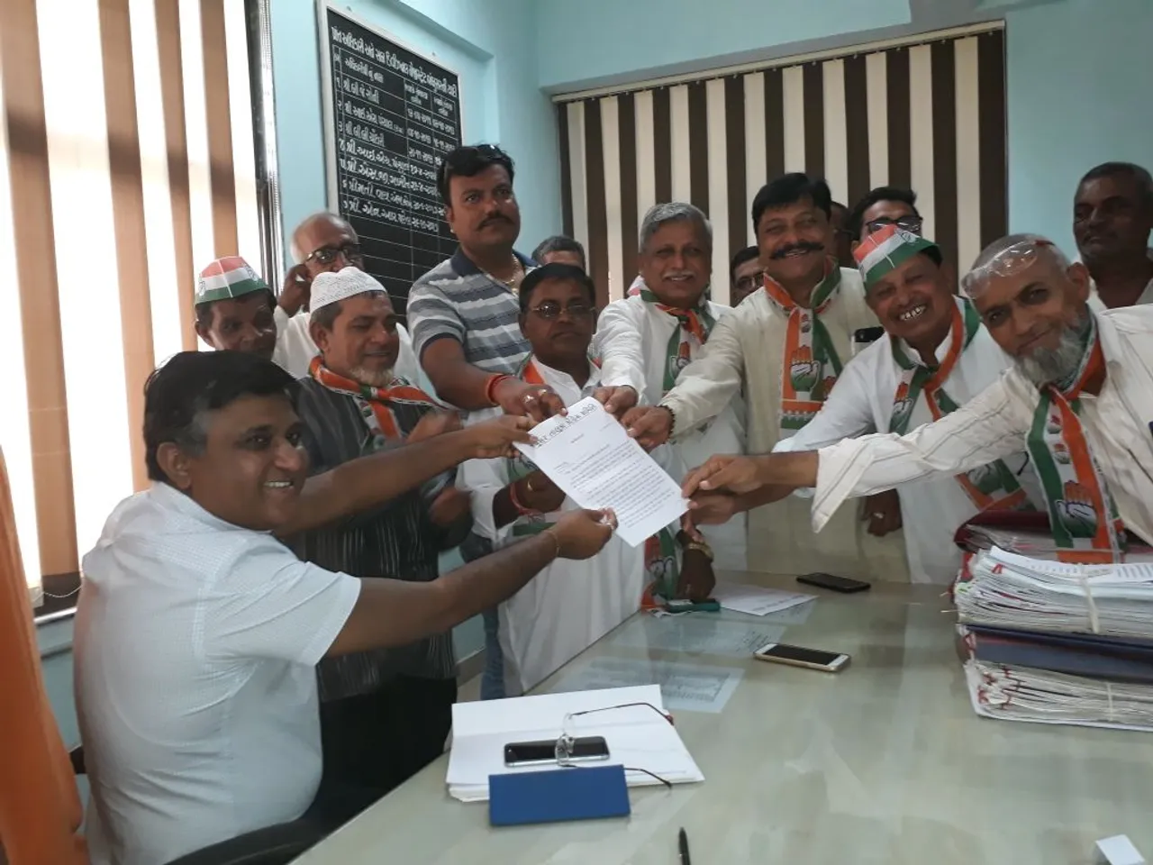 જંબુસર તાલુકા કોંગ્રેસનું કિસાનોના સમર્થનમાં આવેદન