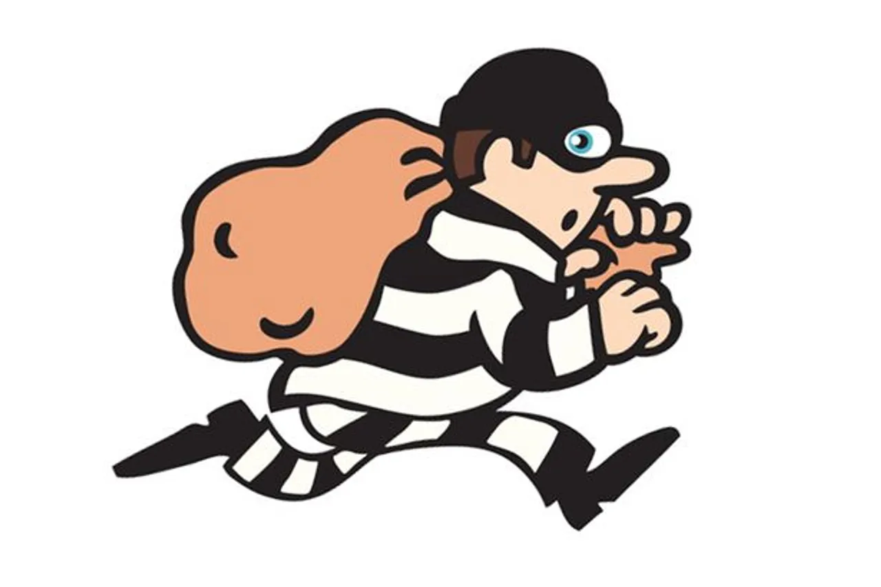 ઝઘડીયામાં ધોળા દિવસે બેંક નજીક ચપ્પુ બતાવી રોકડા રૂ.૨૫,૦૦૦ની લૂંટ