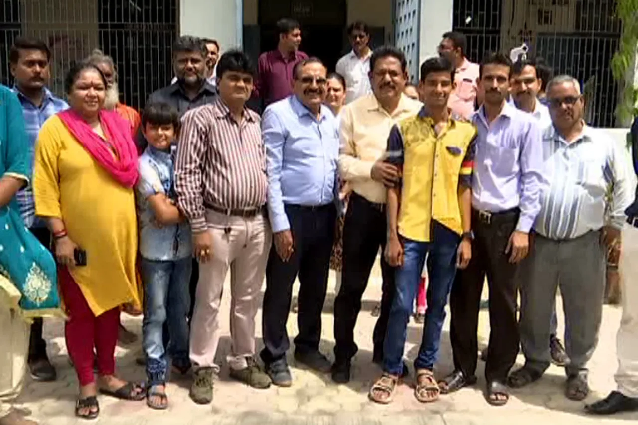 પિતા-પુત્રનું 10 વર્ષે થયું મિલન, રાહુલ ગાંધીએ તંત્રની કામગીરના કર્યા વખાણ