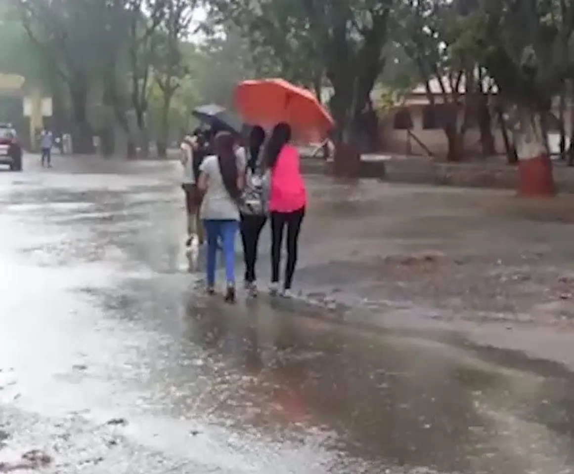 વલસાડ : વહેલી સવારે વાતાવરણનો બદલાયો મિજાજ