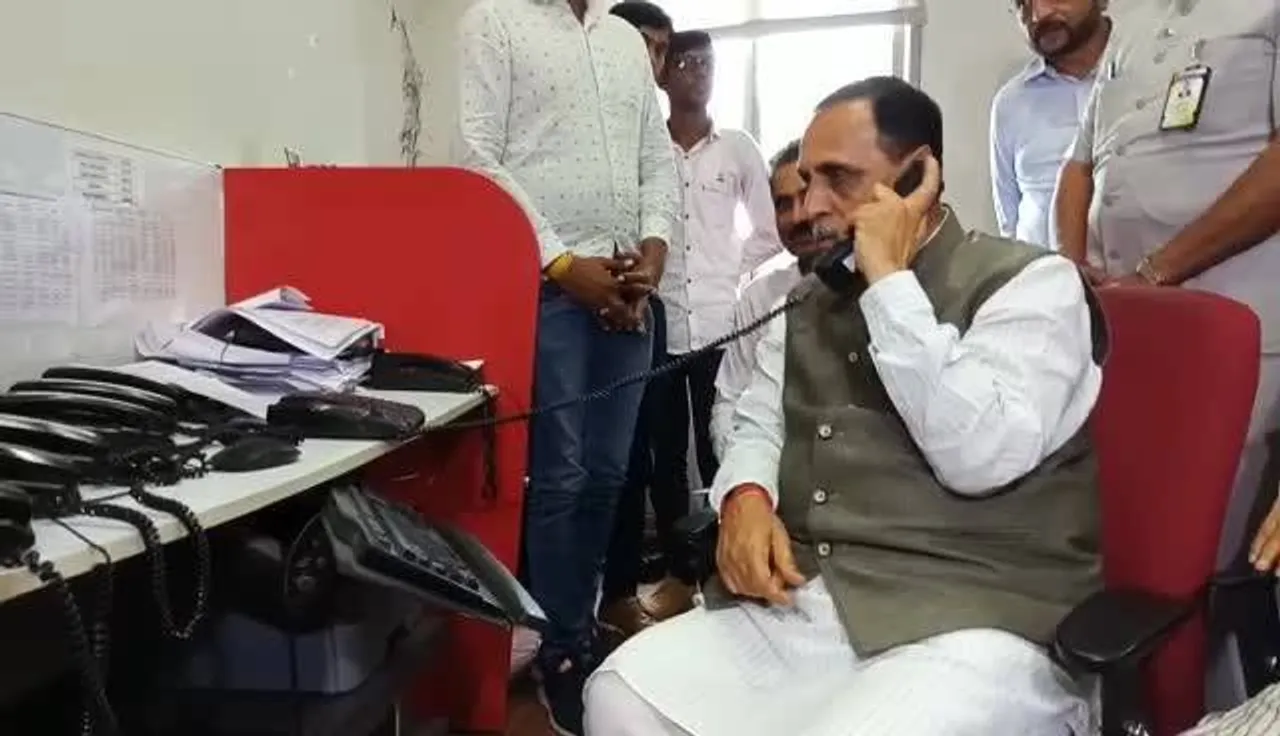 CM રૂપાણી પહોંચ્યા ડિઝાસ્ટર સેન્ટર: વરસાદ બાદની સ્થિતિ અંગે કરી સમીક્ષા