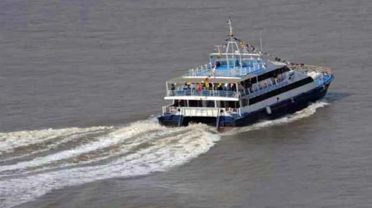 દહેજ ઘોઘા રો રો ફેરી સર્વિસમાં વાહનોની હેરાફેરી માટેનું રોપેક્સ દરિયાઇ માર્ગે આવતા અટવાયું