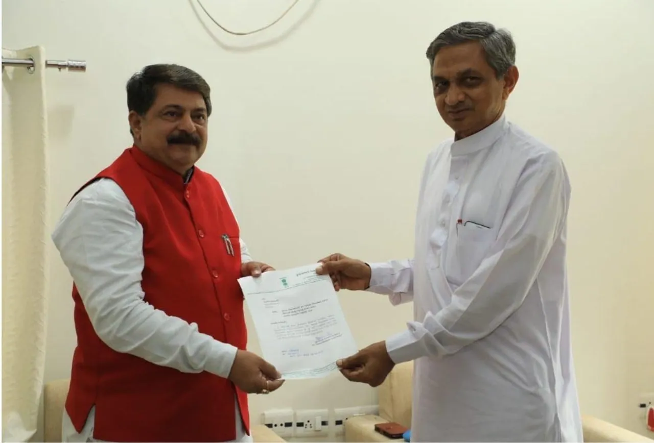 આખરે કુંવરજી બાવળીયાએ કોંગ્રેસનો છોડ્યો હાથ, પહેર્યો ભાજપનો ખેસ