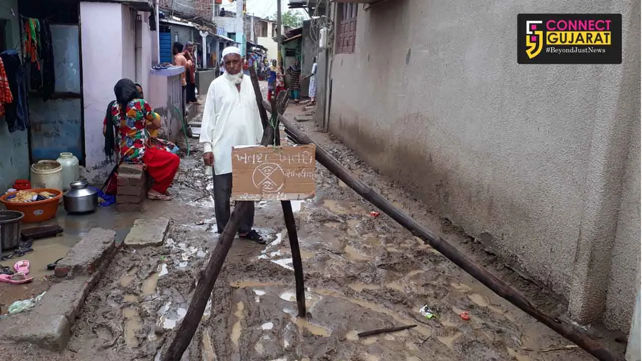 જંબુસરઃ ખાનપુરી ભાગોળમાં ઠેરઠેર ભૂવા ૫ડયા, લોકોમાં આક્રોશ