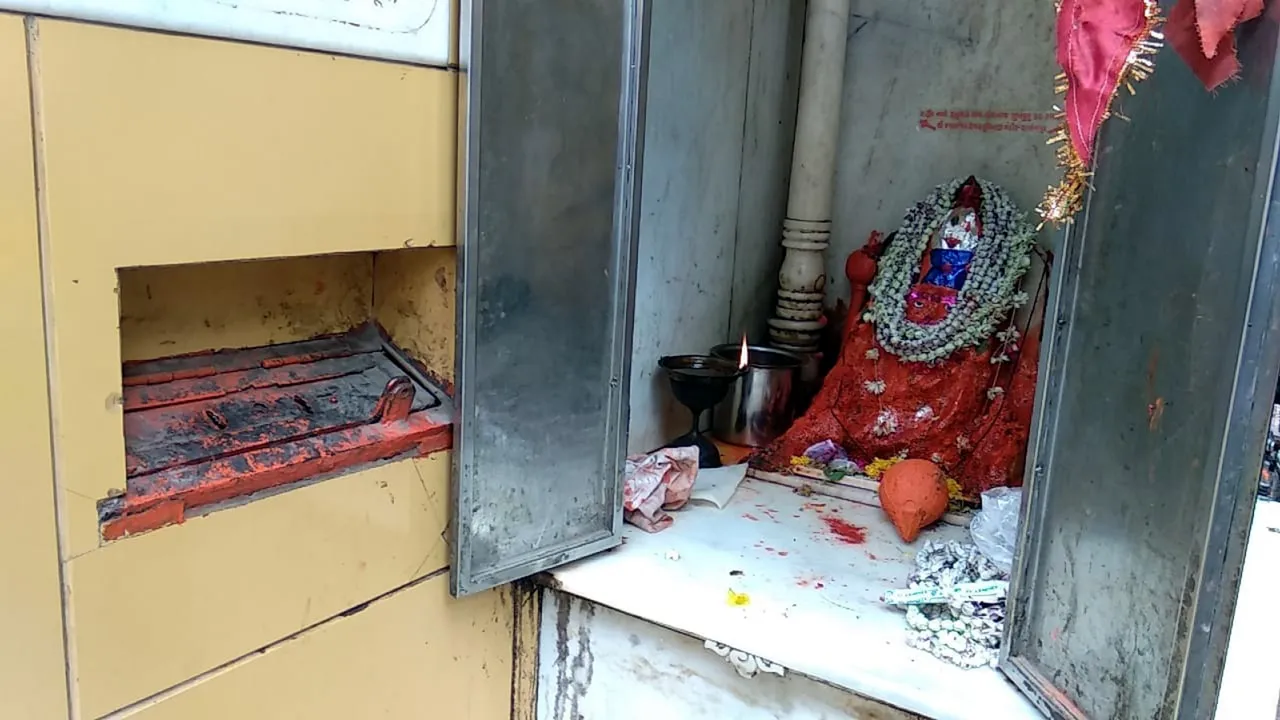 અંકલેશ્વરઃ હનુમાનજી મંદિરની દાન પેટી તોડવાનો પ્રયાસ, દુકાનોમાં થઈ ચોરી