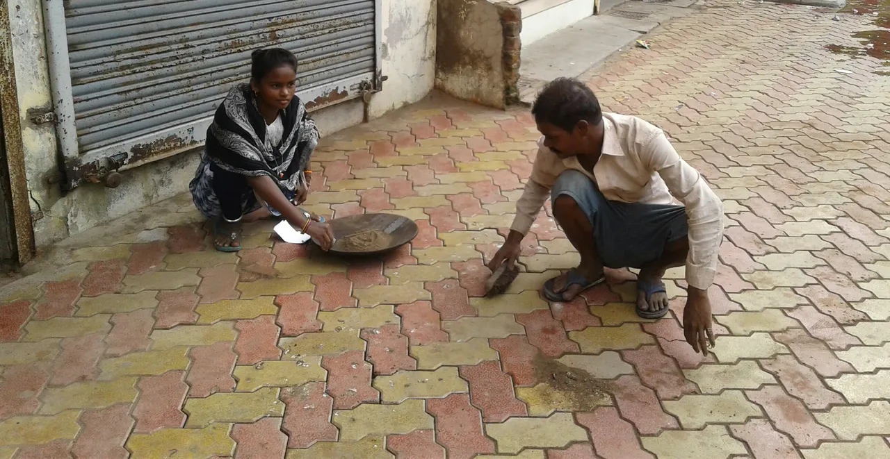 આખુ વર્ષ રઝળપાટ કરીને પેટીયું રળે છે આ પરિવારો, કરે છે આવું કામ