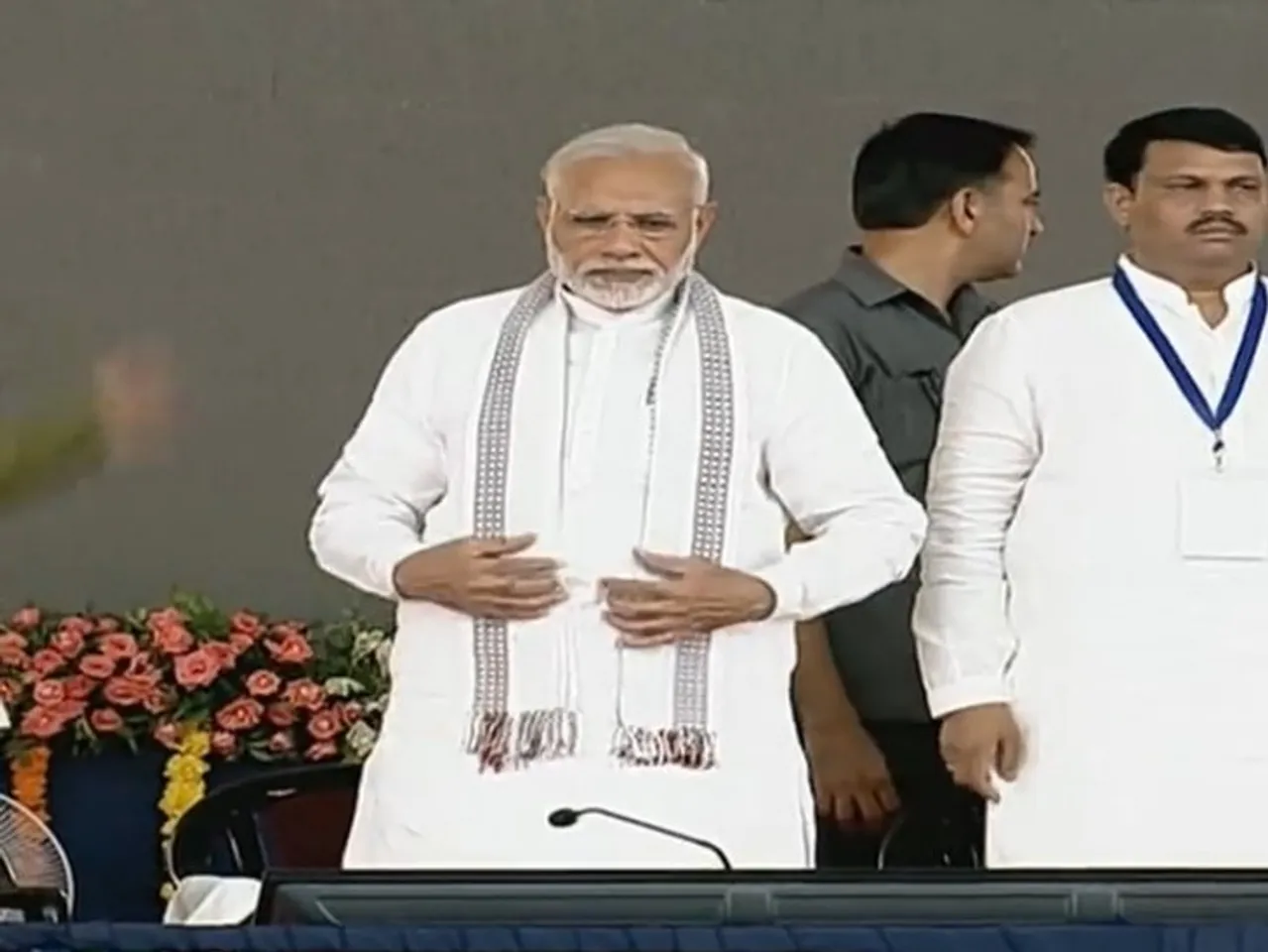 PM મોદી વલસાડમાં: ગુજરાતના 1.15 લાખ લાભાર્થીઓને કરાવ્યો ઇ-ગૃહપ્રવેશ