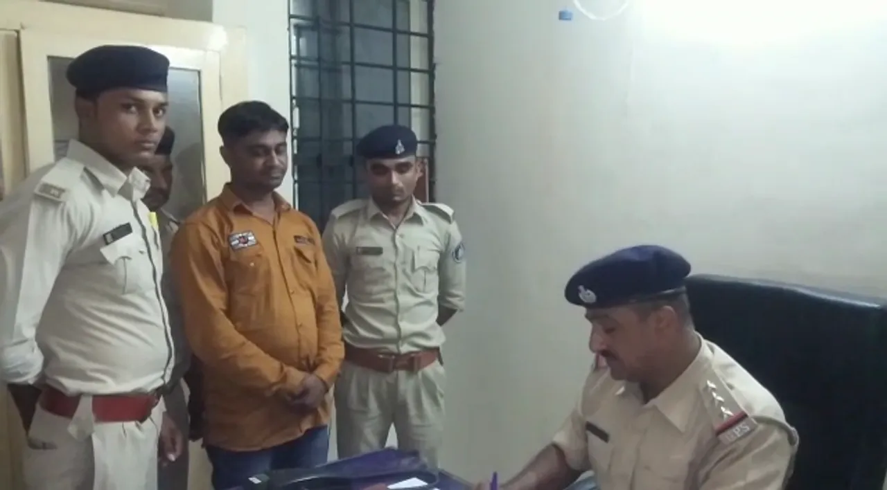 વડોદરા: અનગઢ ગામમાં લંપટ ડૉક્ટરની કામલીલાના મામલે મુખ્ય સૂત્રધાર ઝડપાયો 