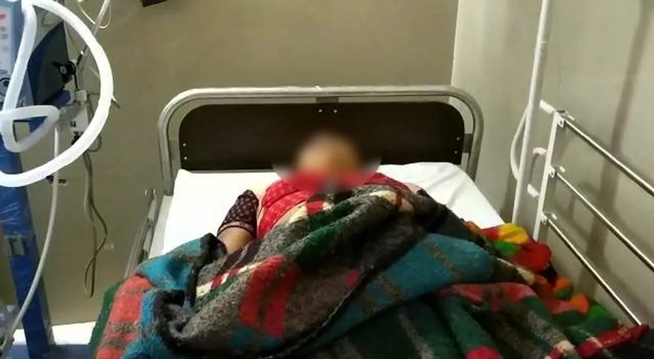 રાધનપુરની હોસ્પિટલમાં ઠાકોર સમાજનો હોબાળો: ડોક્ટર પર ગંભીર લગાવ્યા આરોપ