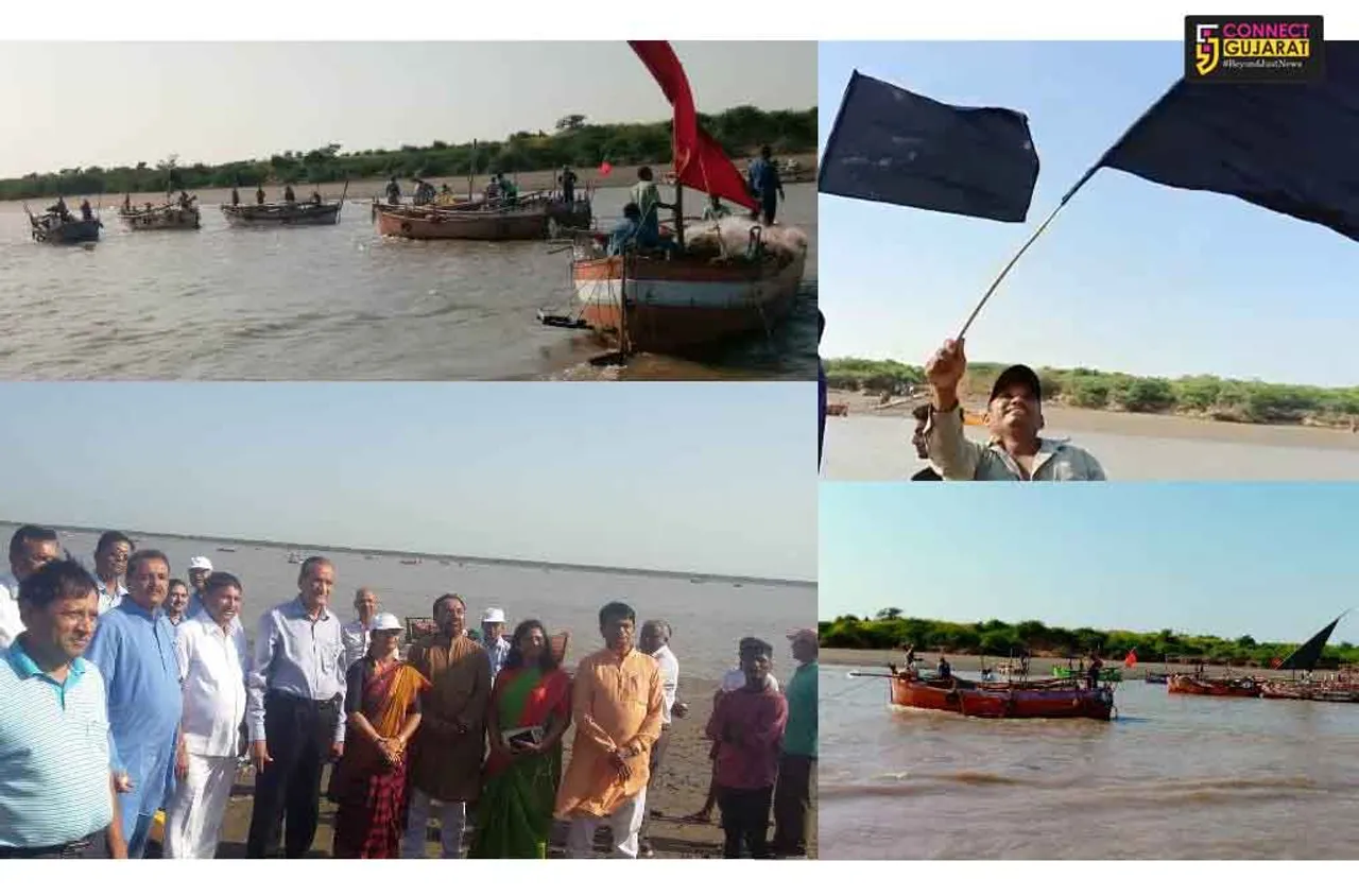 ભાડભૂત બેરેજ યોજના માટે આવેલા અધિકારીઓનો કાળા વાવટા ફરકાવી વિરોધ