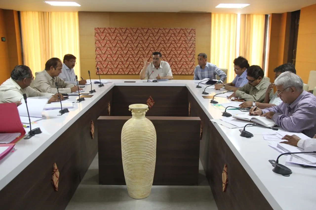 નર્મદા જિલ્લામાં મહાત્વાકાંક્ષી ડિસ્ટ્રીક્ટ સંદર્ભે સમીક્ષા કરતા પ્રભારી સચિવ એસ.જે. હૈદર