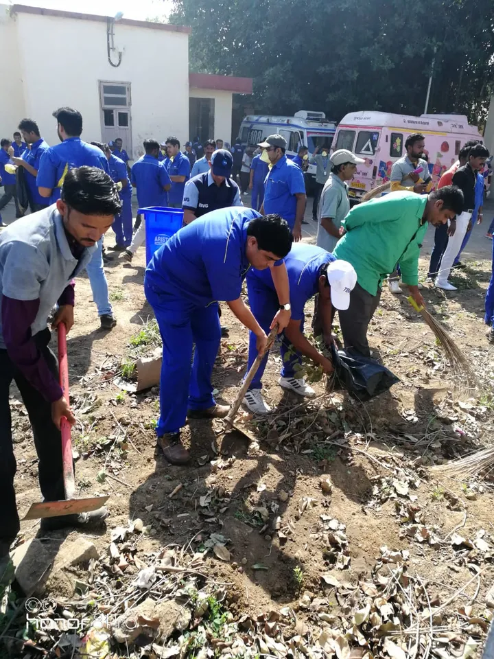 ગાંધી જયંતિનાં પૂર્વ દિવસે મિયાગામની શાળામાં સ્વચ્છતા અભિયાન કાર્યક્રમ યોજાયો