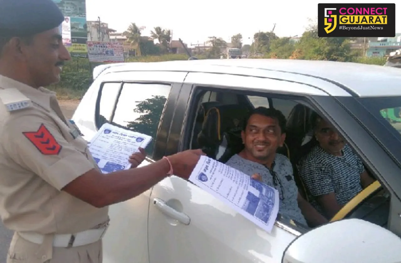 વાગરા પોલીસે ટ્રાફિક જાગૃતિ લાવવા રોડ કર્ટસી કેમ્પેઇન હાથ ધર્યું