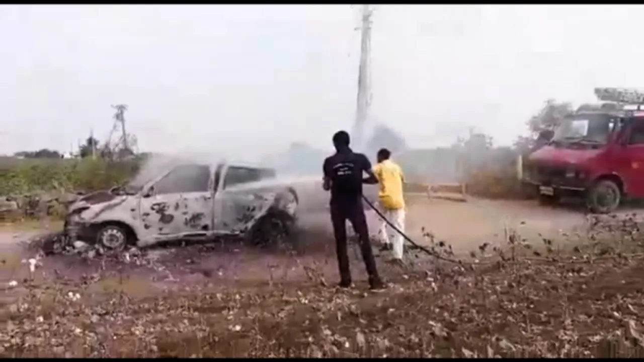 ખંભાળિયા દ્વારકા હાઇવે પર સ્વીફ્ટ કારમાં લાગી આગ 