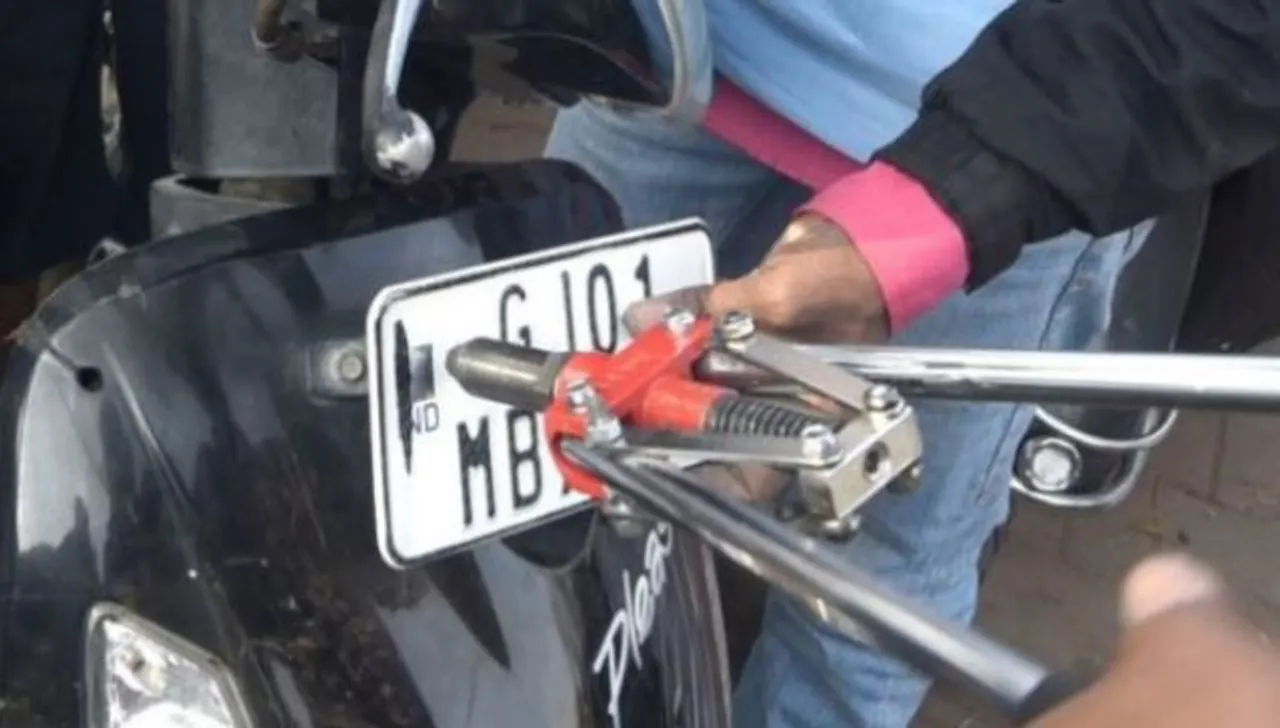 31 ડિસેમ્બર પહેલાં વાહનમાં HSRP નંબર પ્લેટ લગાવવી ફરજીયાત, નહિ તો થશે દંડ