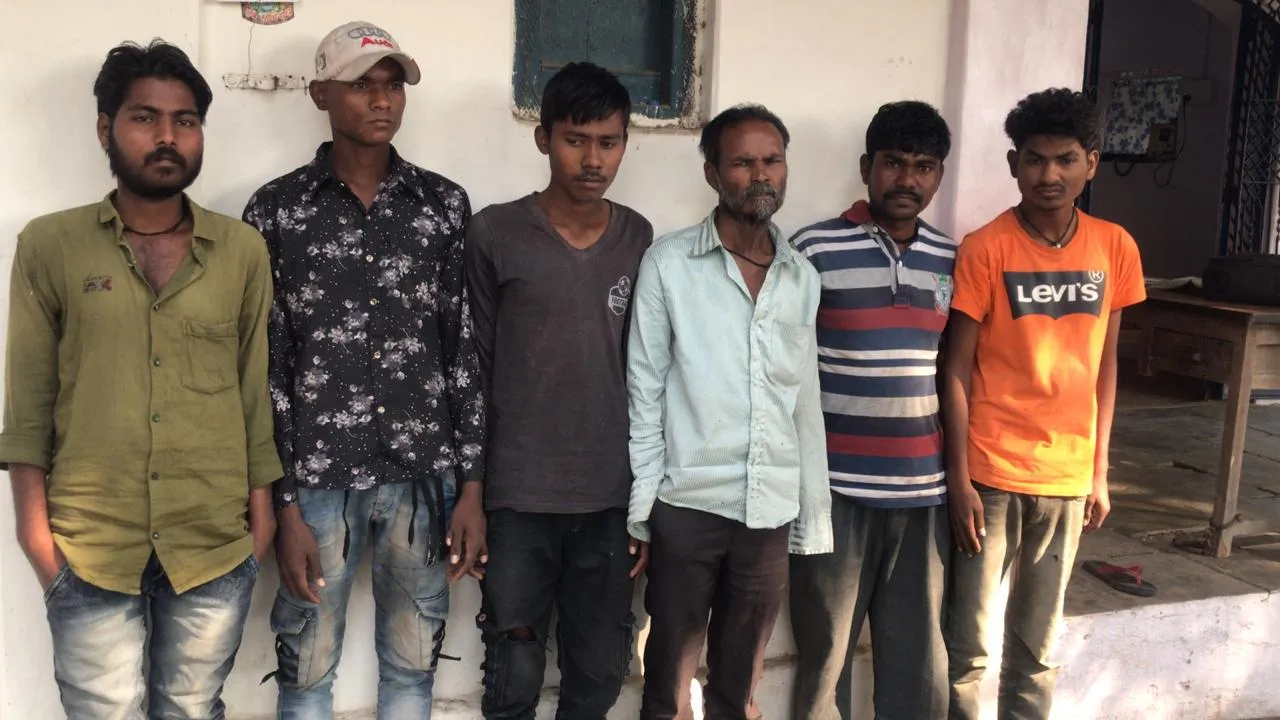 વડોદરાઃ કપુરાઈ ગામના સ્મશાન સામે ઝાડીઓમાંથી જુગાર રમતા છ ઝડપાયા