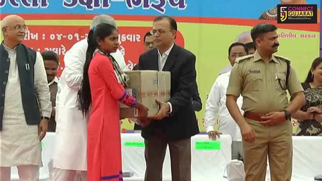 ગરીબ કલ્યાણ મેળાના માધ્યમથી ગરીબ પરિવારો સ્વાયવલંબન અને સક્ષમ બન્યા છે : મંત્રી ઇશ્વર પટેલ