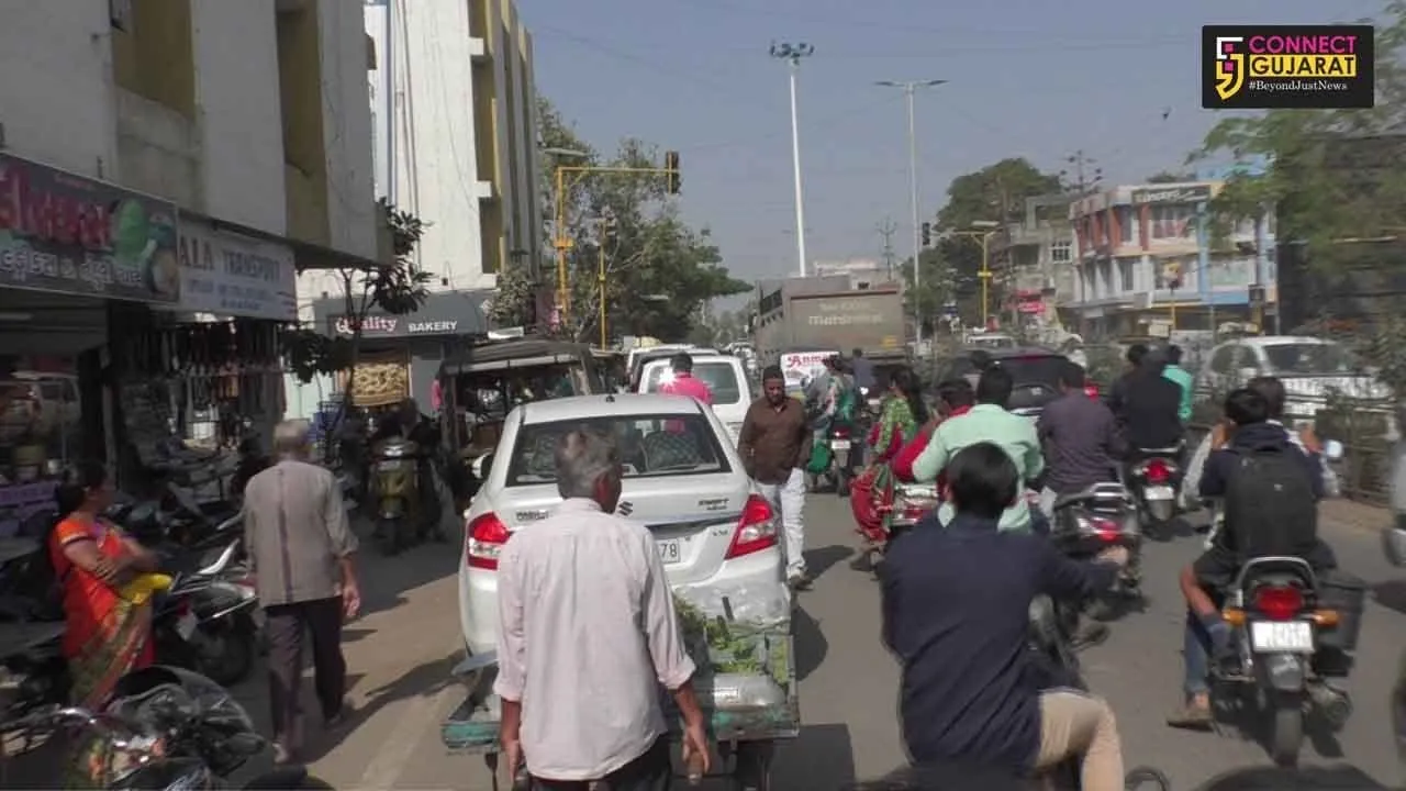 અંકલેશ્વર : પાલિકામાં પાર્કિંગના અભાવે જનતા પરેશાન