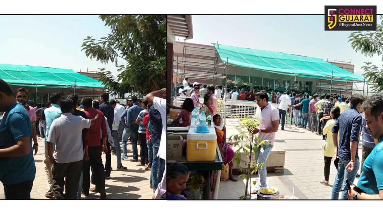 હોળી પર્વે સ્ટેચ્યુ ઓફ યુનિટી પર પ્રવાસીઓની ભીડ, ટિકિટ લેવા તાપમાં લાંબી કતારો થી મુશ્કેલી વધી 