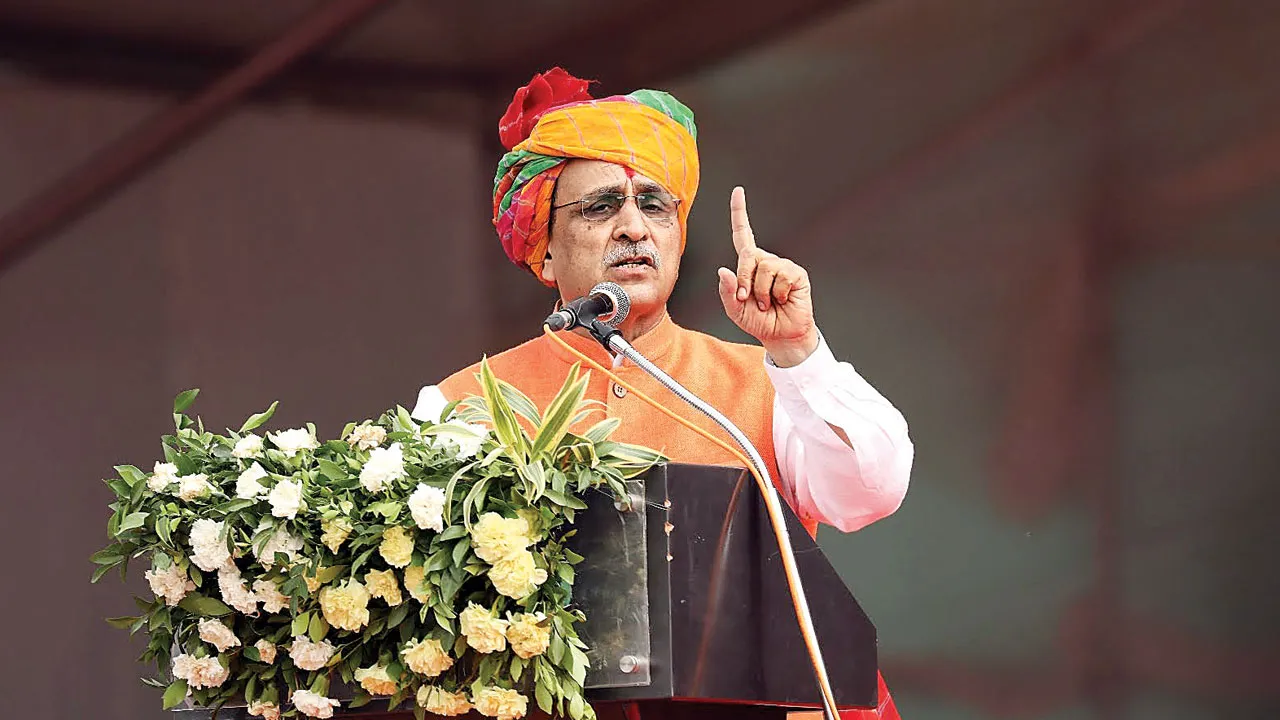 CM રૂપાણીએ રાહુલની ’૭૨ હજારવાળી’ યોજનાનો આપ્યો વળતો જવાબ કહ્યું, “અમારી સરકાર પાંચ લાખ આપે છે”