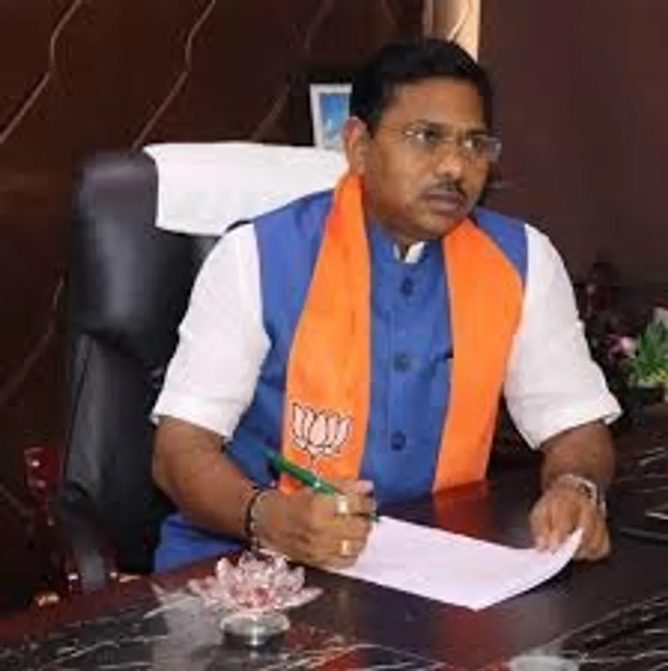 બારડોલી લોકસભા બેઠક માટે ભાજપના પ્રભુભાઇ વસાવાએ નોંધાવી ઉમેદવારી